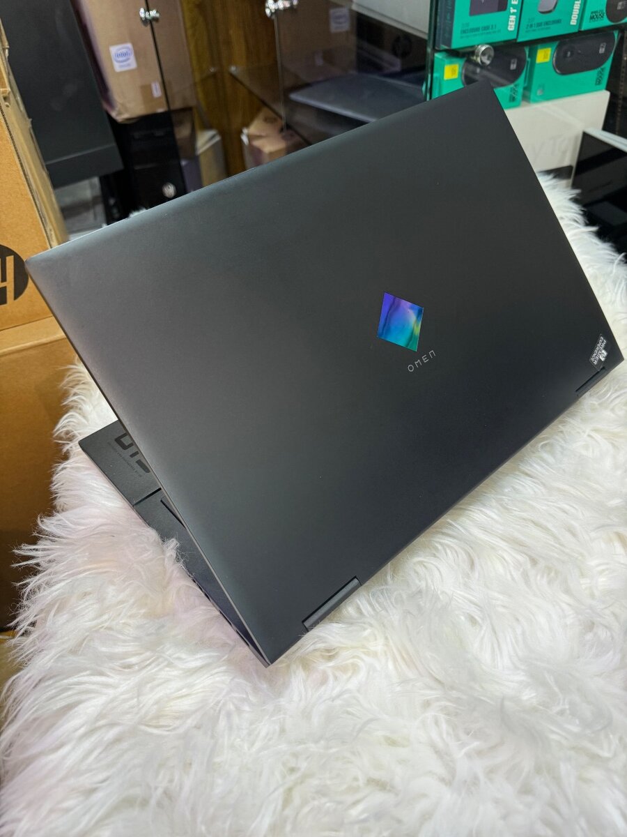 HP Omen GAMING GRAPHICS RAM 24GB Intel Core i7 SSD 512GB