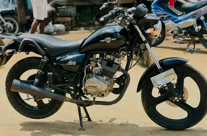 Moto urbaine élégante 150cc