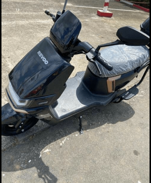 Scooter électrique Revolt