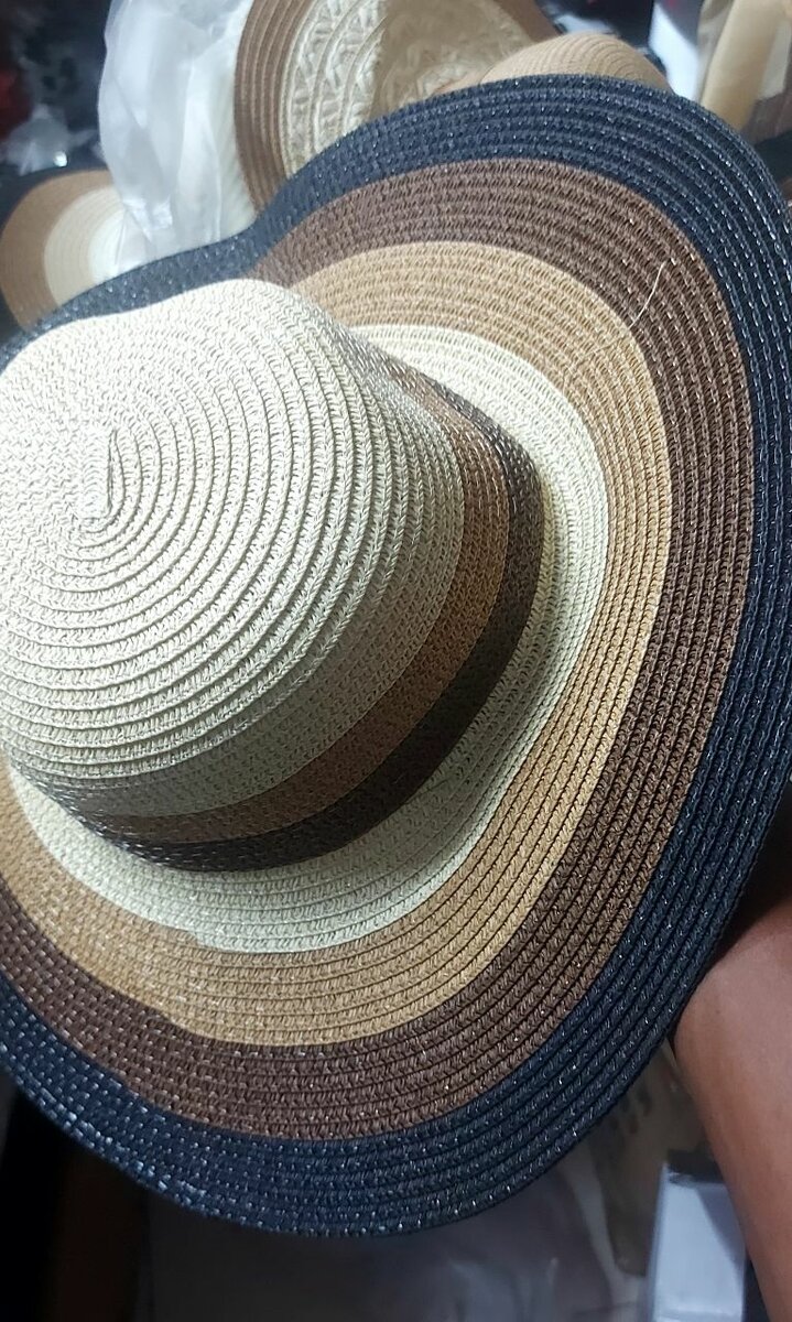 Ensemble chapeau et sac paille