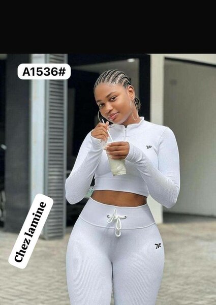 Ensemble de sport élégant