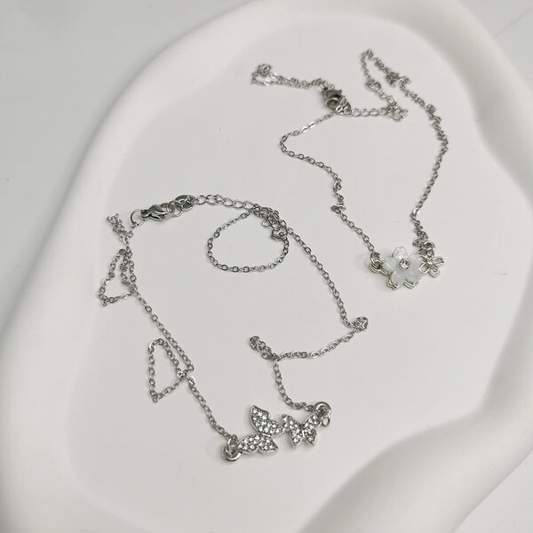 Collier Fleur Argenté Élégant