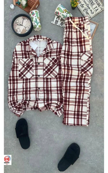 Pyjama en flanelle à carreaux