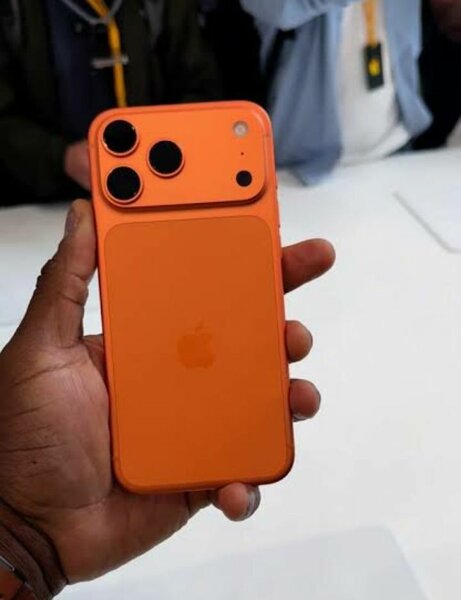iPhone 17 pro Max Orange
