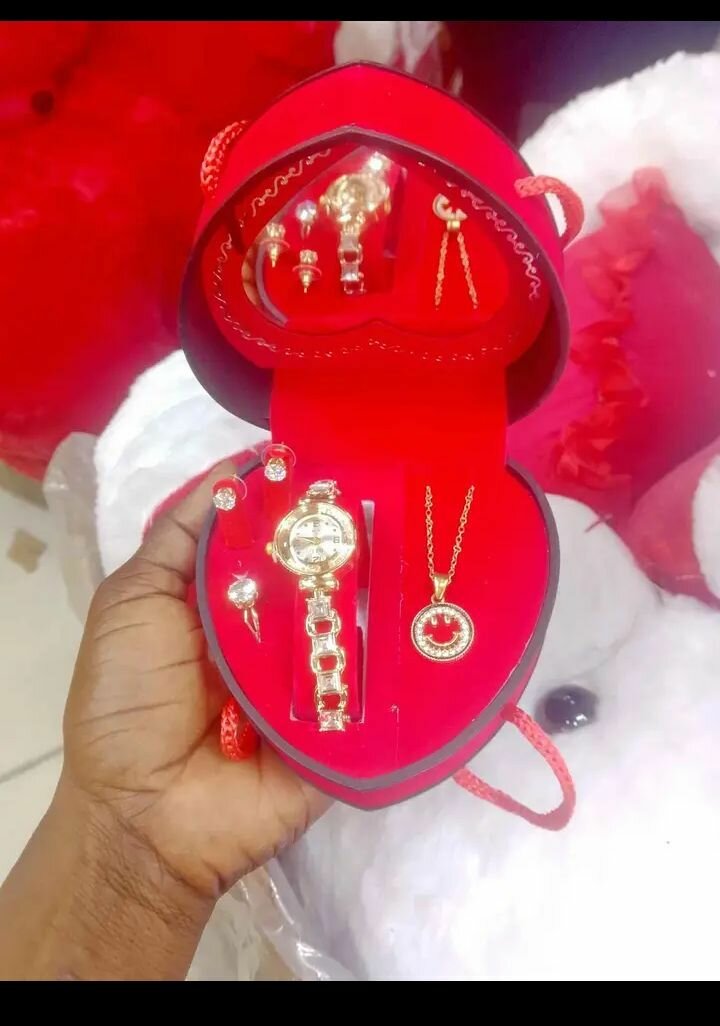 Ensemble de bijoux en forme de coeur