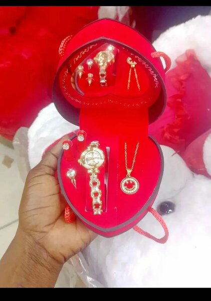 Ensemble de bijoux en forme de coeur