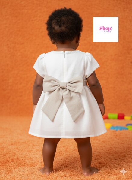 Robe Bébé Blanche Élégante