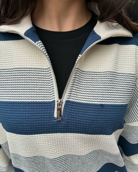 Женский свитшот в полоску