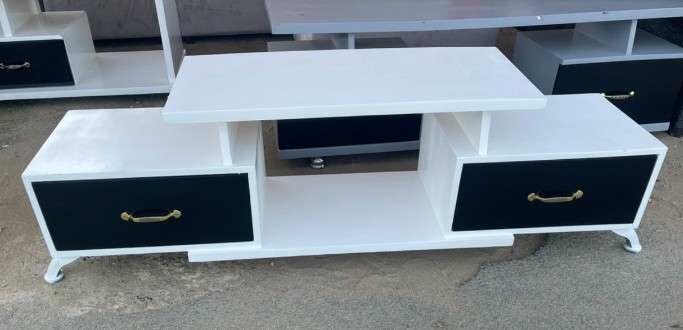 Meuble TV moderne blanc et noir