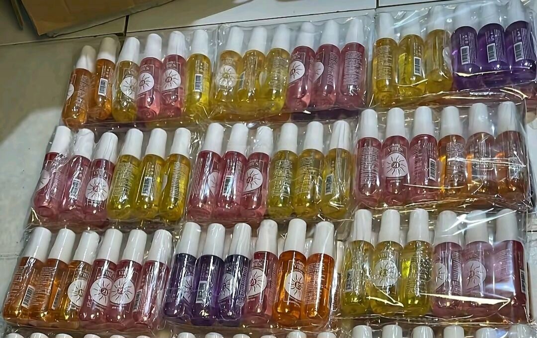 Parfums miniatures variés