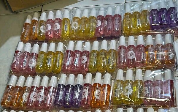 Parfums miniatures variés