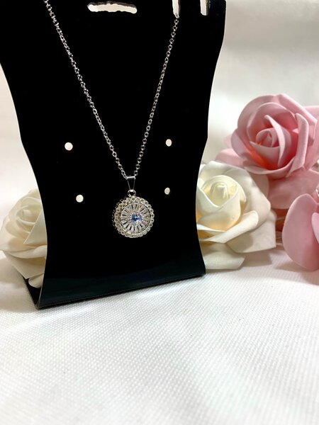 Elegant Silver Pendant Chain