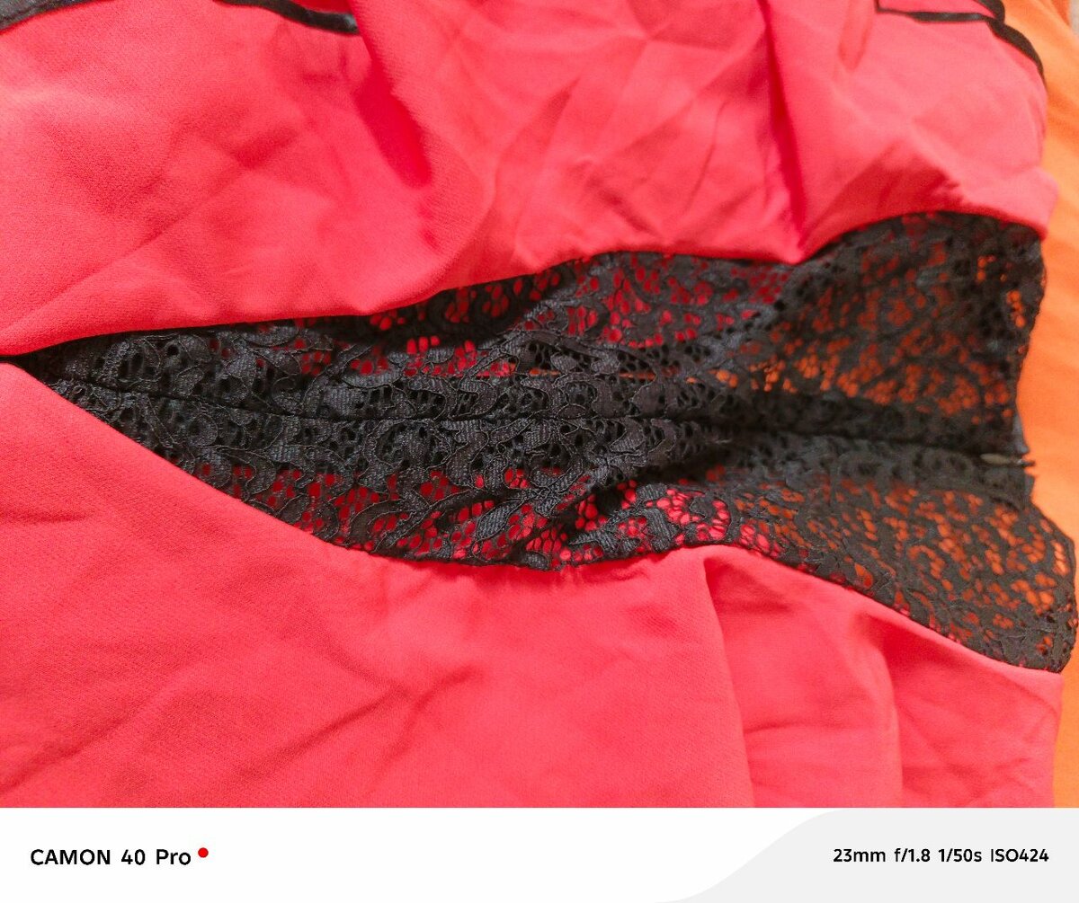 Robe élégante à volants