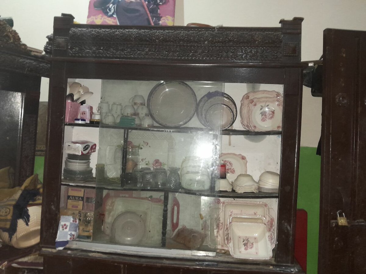Bed and showcase
