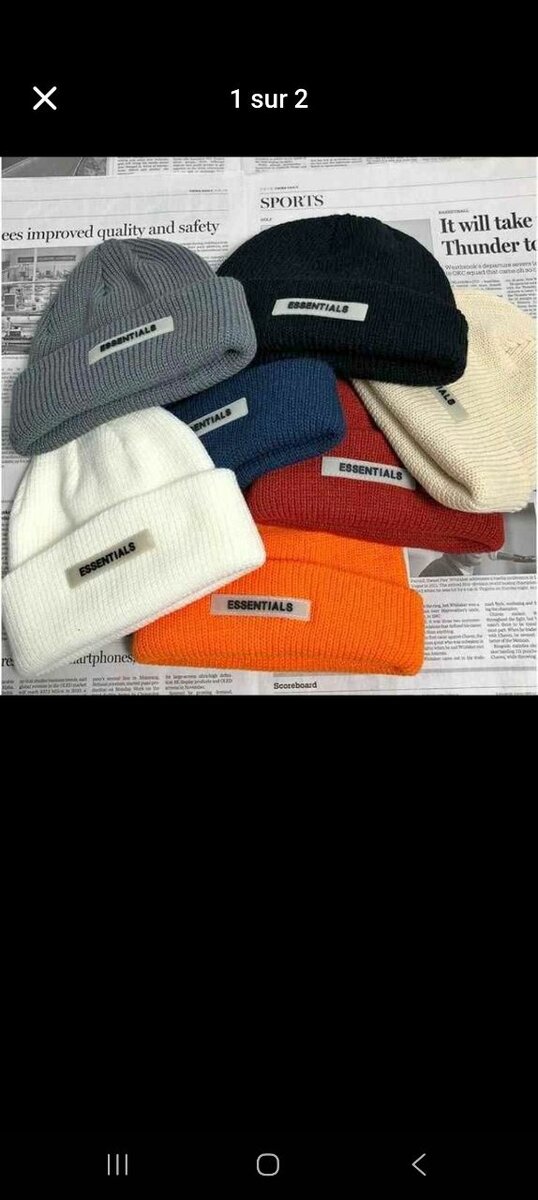 Bonnets en tricot colorés