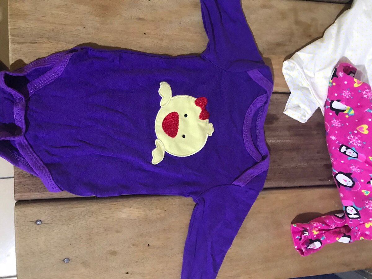 Body bébé en coton coloré