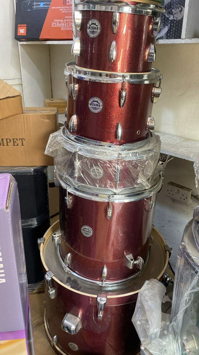 Drums Set 5 pics Tama