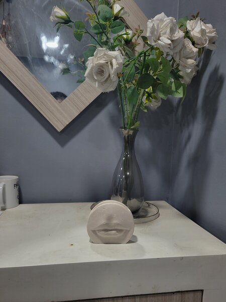 Sculpture décorative visage moderne
