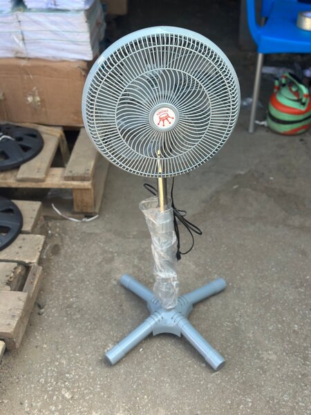 Ventilateur sur pied ajustable