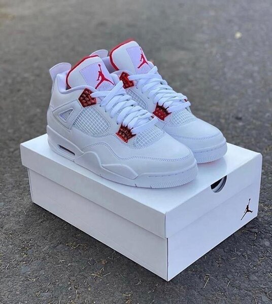 JORDAN 4