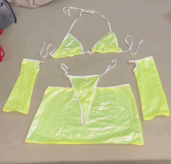 Ensemble lingerie fluo sexy