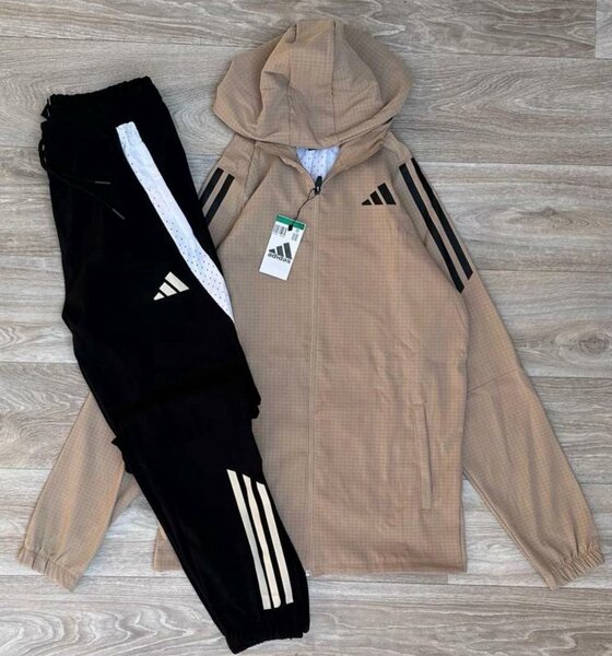 Tenue de sport Adidas et Reebok