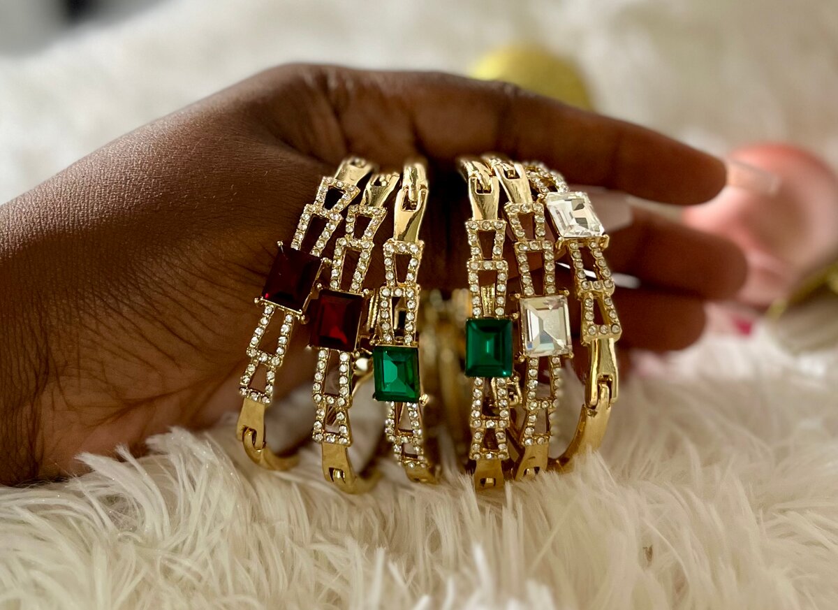 Bracelet élégant doré émeraude