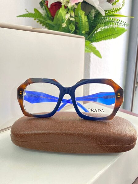 Prada  frame