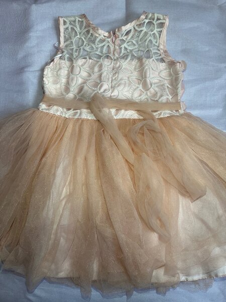 Girl dress (Thrift)
