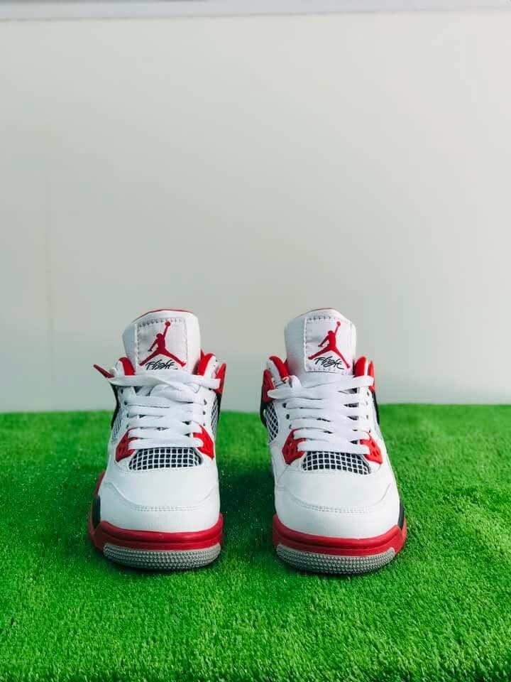Retro Air Jordan 4