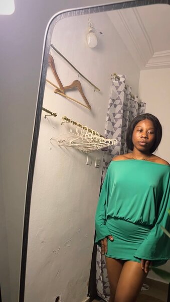 Robe Vert Design Épaule Nue