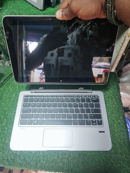 HP Elite x2 Convertible