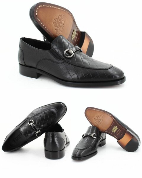 Dress shoe