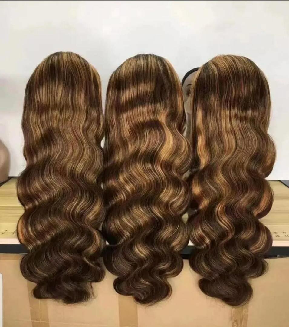 Perruque de qualité humaine