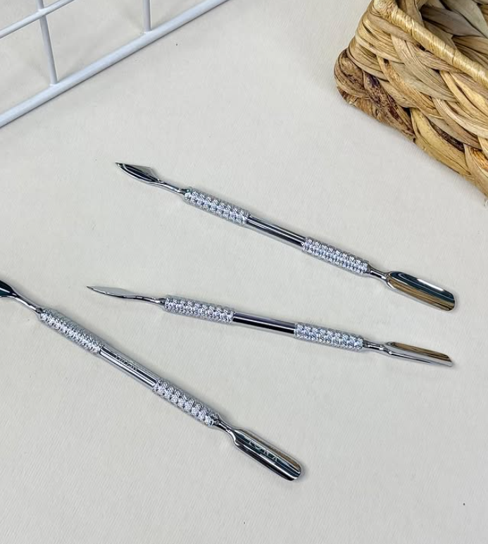 Пушеры для маникюра от Luna