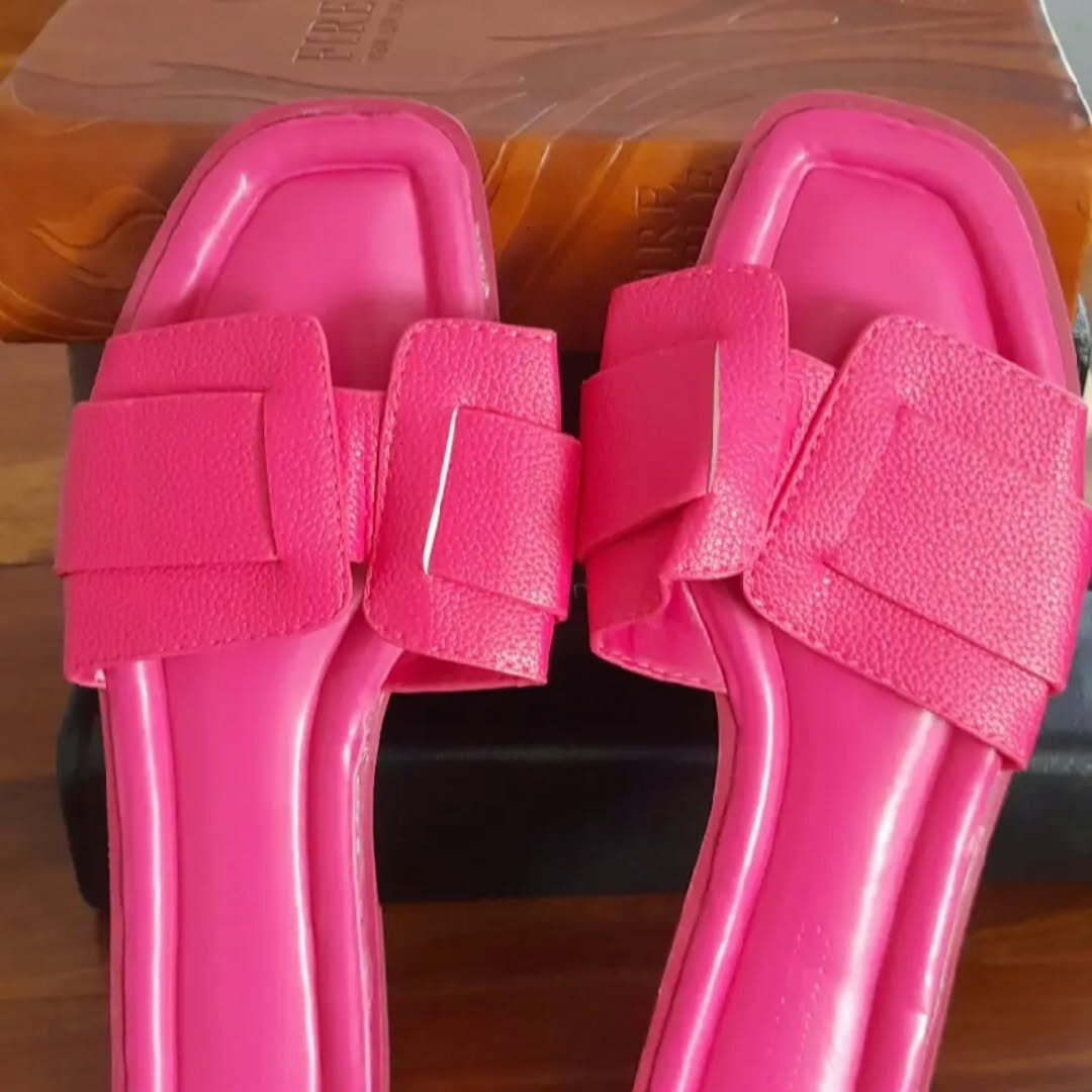 New stock slippers, black white , blue, pink sizes 37, 38, 39, 40 and 41