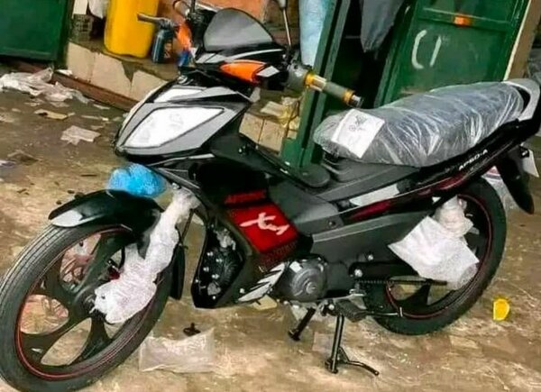 Moto sportive puissante