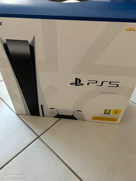 Console Sony PS5 avec manettes