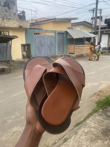 Sandales en cuir marron