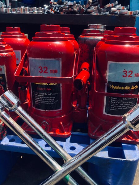 Jacks form 0.8 ton to 50ton, Soket, Spanner