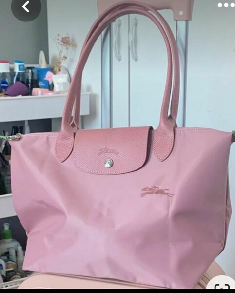 Sac à main rose élégant