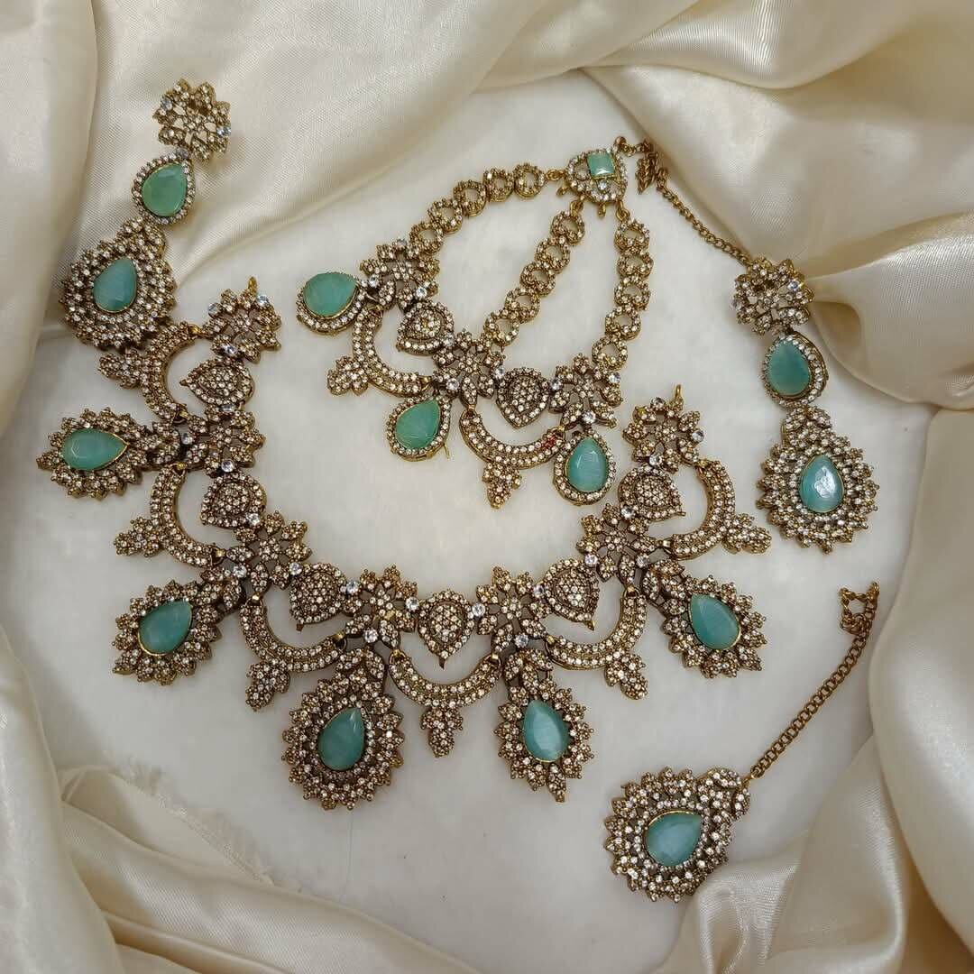 Ladies wedding set Necklace and earrings