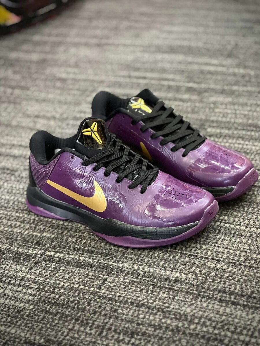 Chaussures Basketball Kobe 5