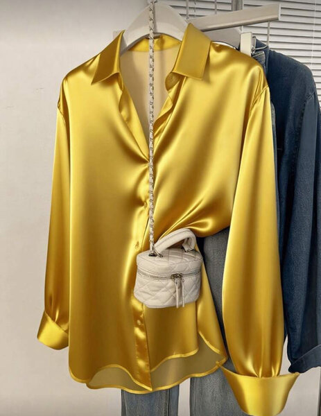 Chemise en satin brillant luxe