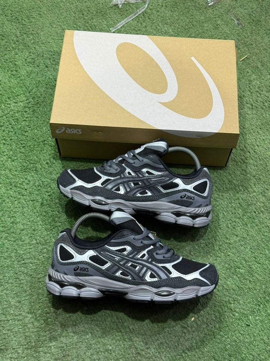 Chaussures de course Asics