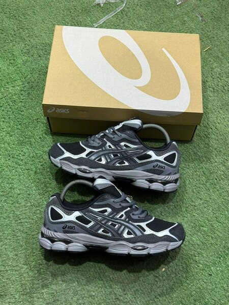 Chaussures de course Asics