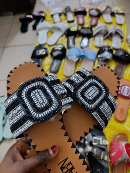 Sandales perlées élégantes