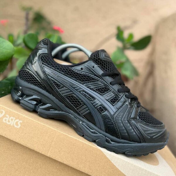 Chaussures de running ASICS noires