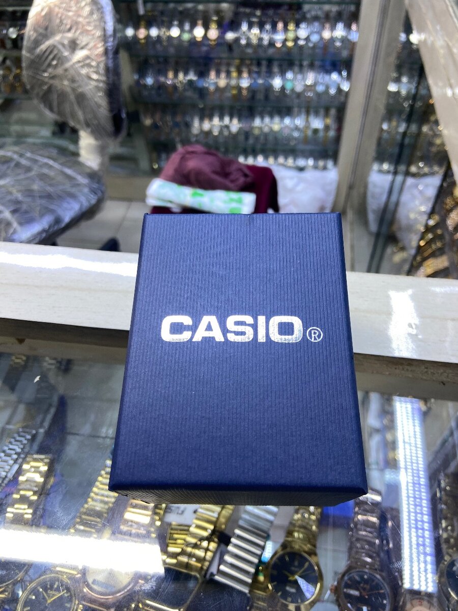 Montre Casio classique argent