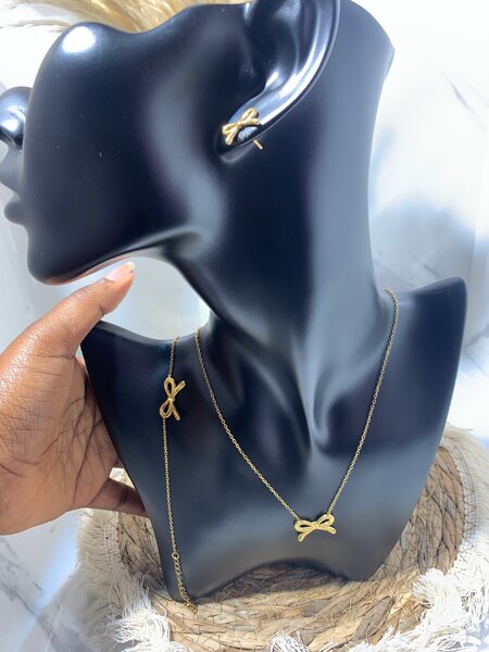 Parure Collier et Boucles Noeud